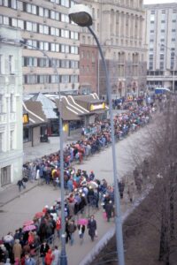 Очередь вокруг открытия McDonald’s